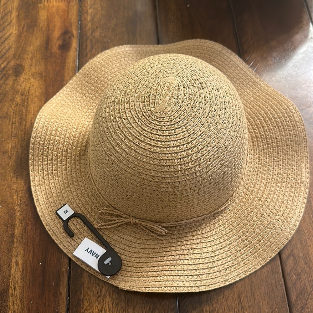 Little girls beach hat. Brand new from old navy